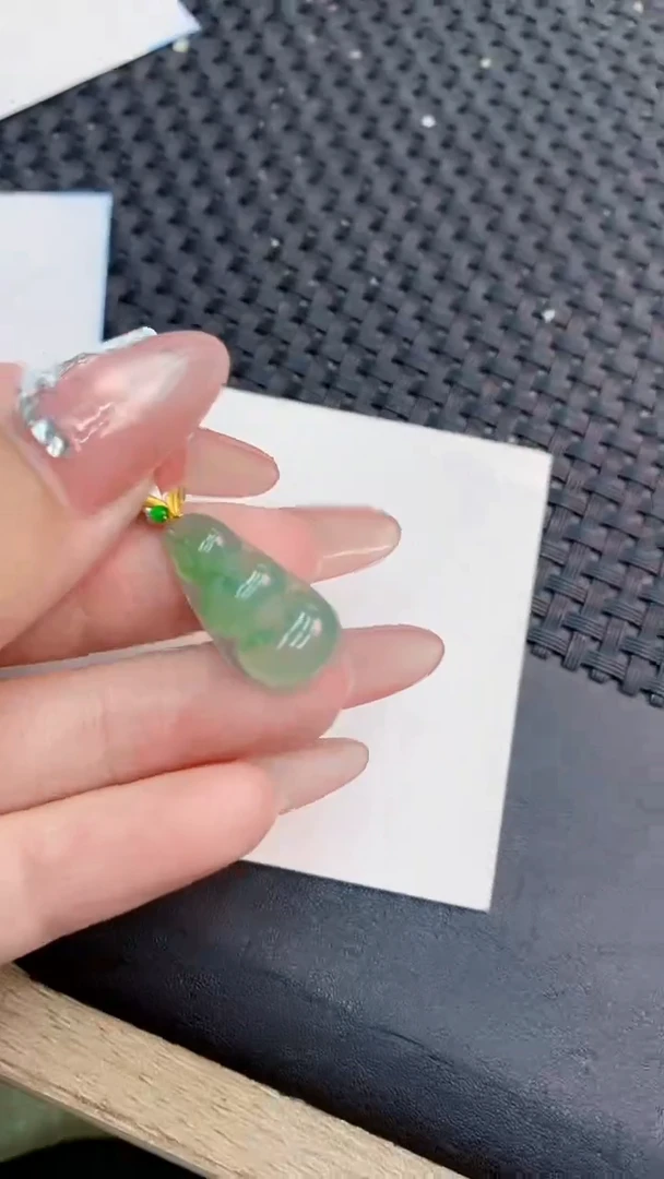 翡翠18K金镶嵌吊坠(不含链)1