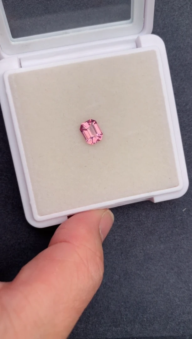 【闪购商品】尖晶石裸石未镶嵌1.3ct粉尖晶