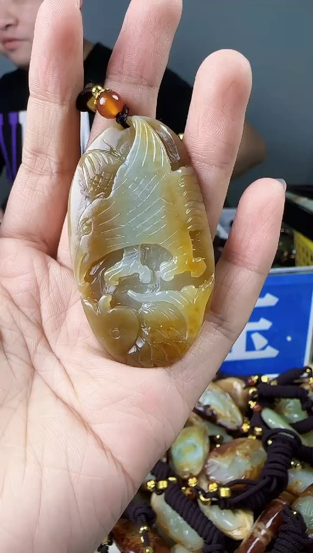 和田玉未镶嵌颈饰1