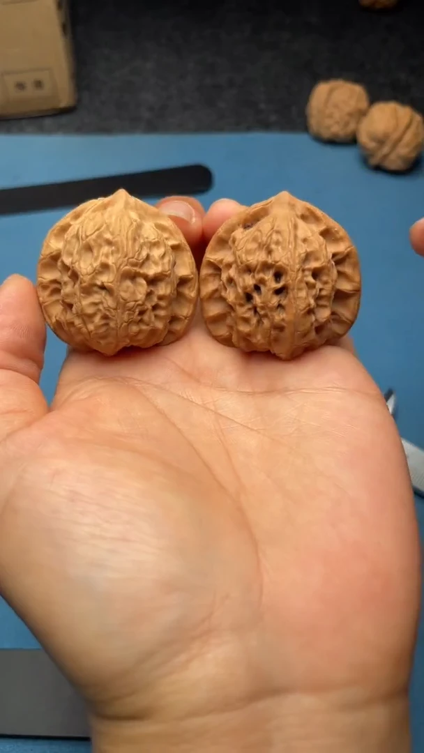 桃核把件w171  梨木台 38尺