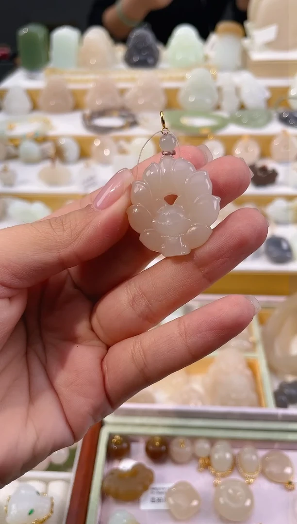 【闪购商品】和田玉颈饰未镶嵌藕粉九尾