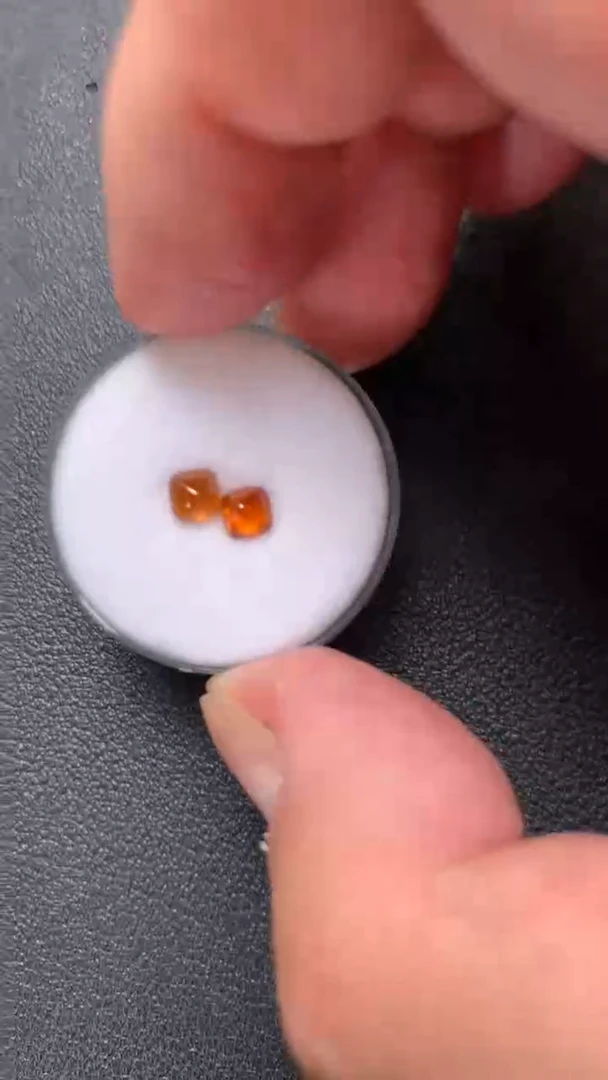 石榴石（芬达石）裸石未镶嵌80分