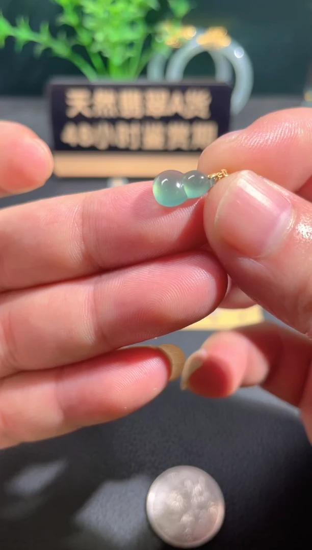 翡翠18K金镶嵌颈饰翡翠