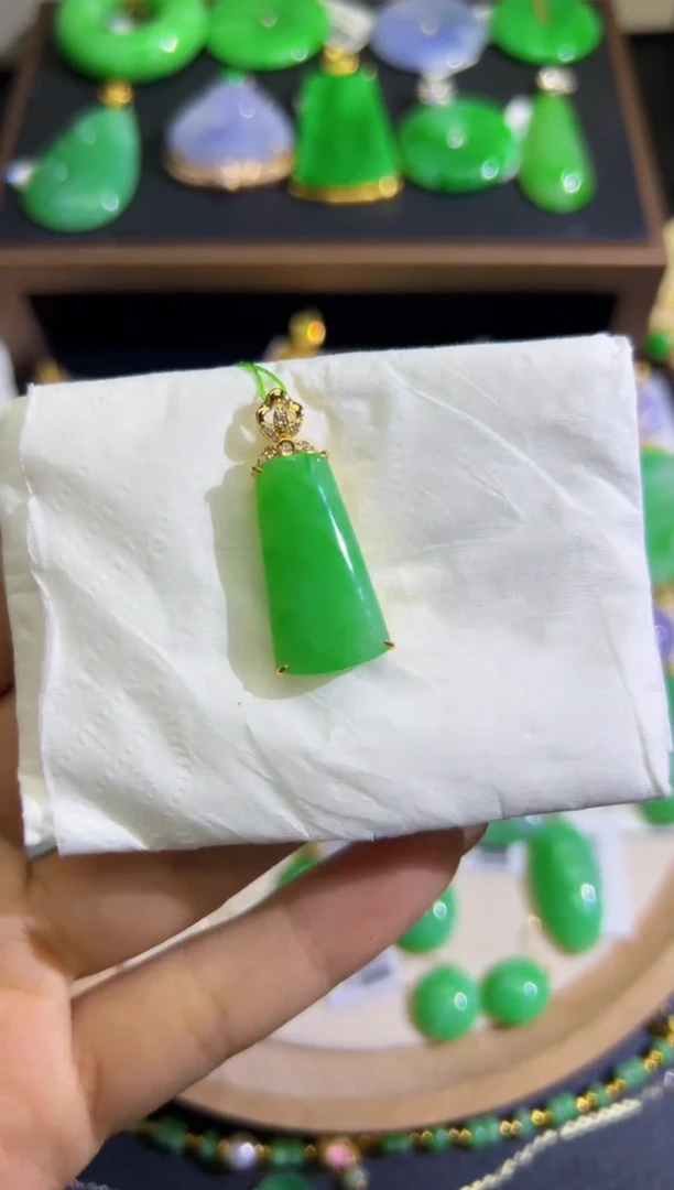 【闪购商品】翡翠颈饰18K金镶嵌Q缅料A货翡翠/支持复检/一件