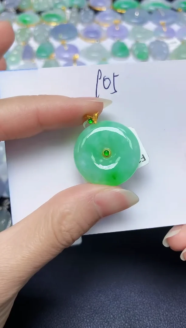 翡翠18K金镶嵌颈饰天然缅甸翡翠A货