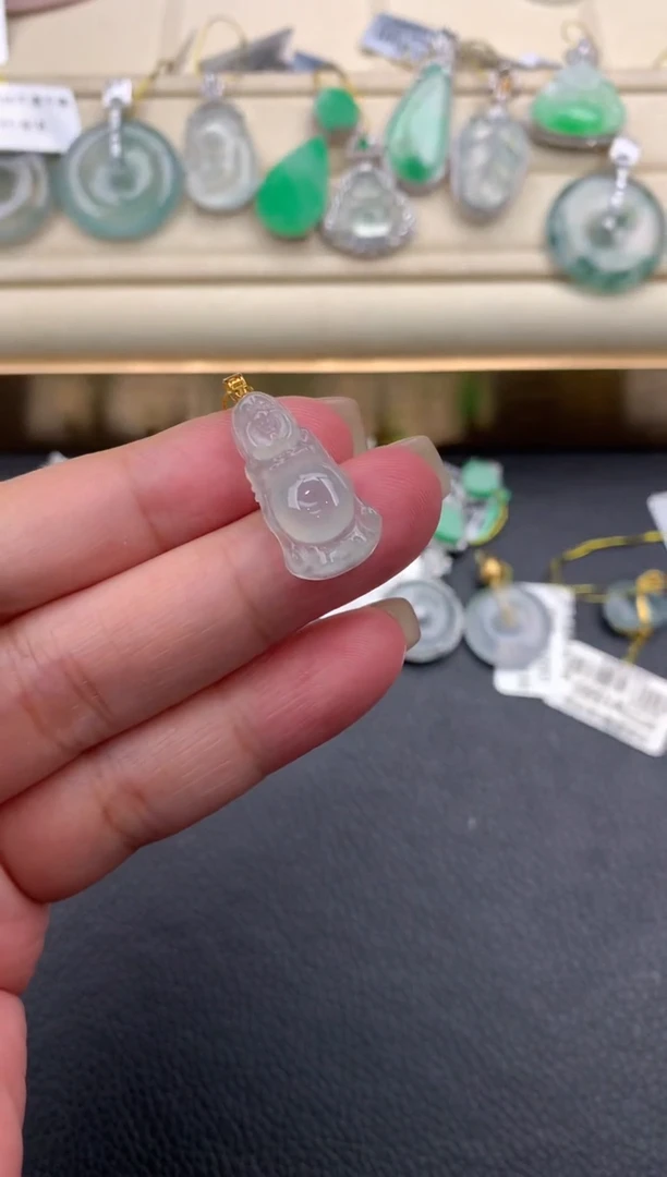 翡翠18K金镶嵌颈饰Q569