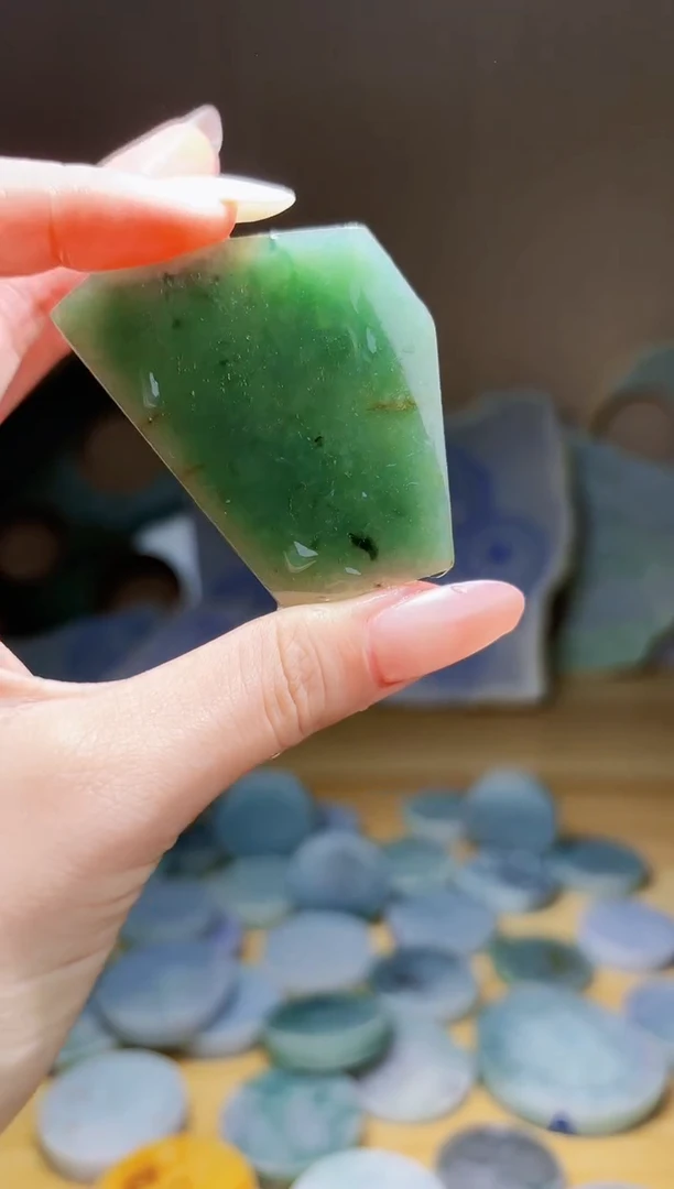 翡翠未镶嵌颈饰翡翠A货 温谭151