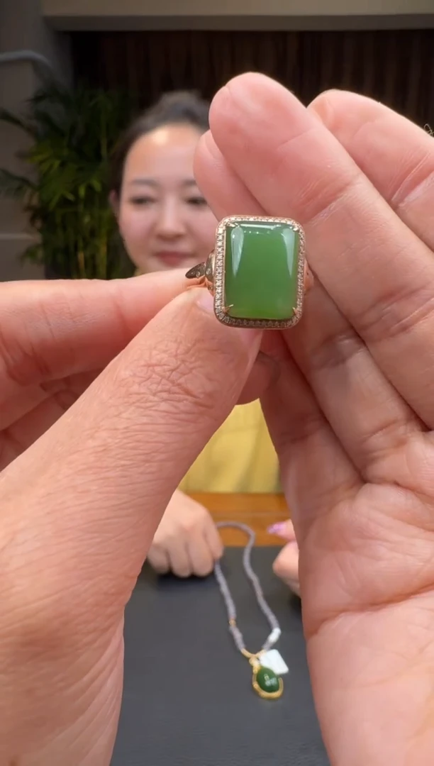 【闪购商品】和田玉10318K金镶嵌2.9张卓多样性发货