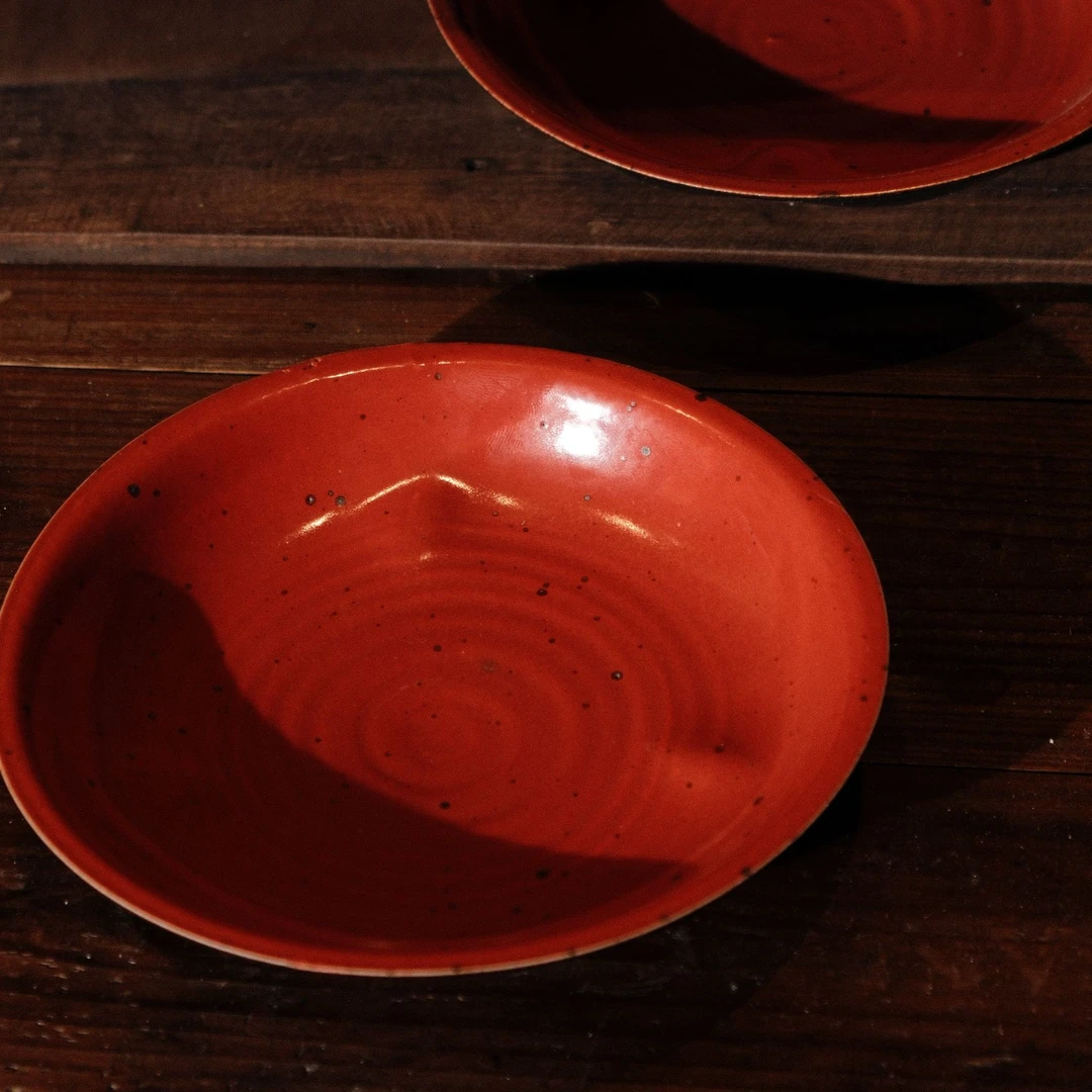 景德镇多点纯手工石榴红平盘壶承