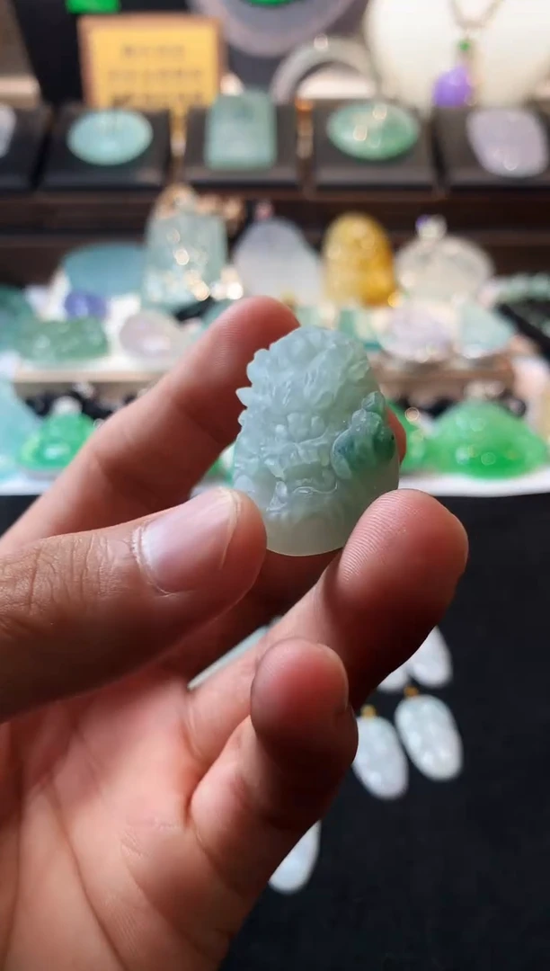 未镶嵌定制翡翠艾*米  S毛货不退不换