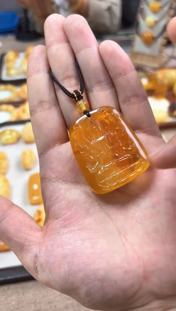 【闪购商品】蜜蜡裸石未镶嵌雕刻