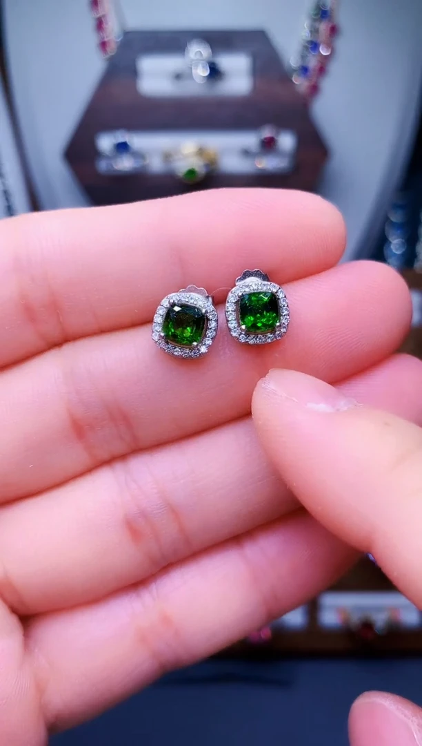 【闪购商品】透辉石耳饰银S925镶嵌119-5