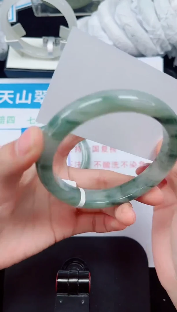 未镶嵌手镯石英质玉239-63/64