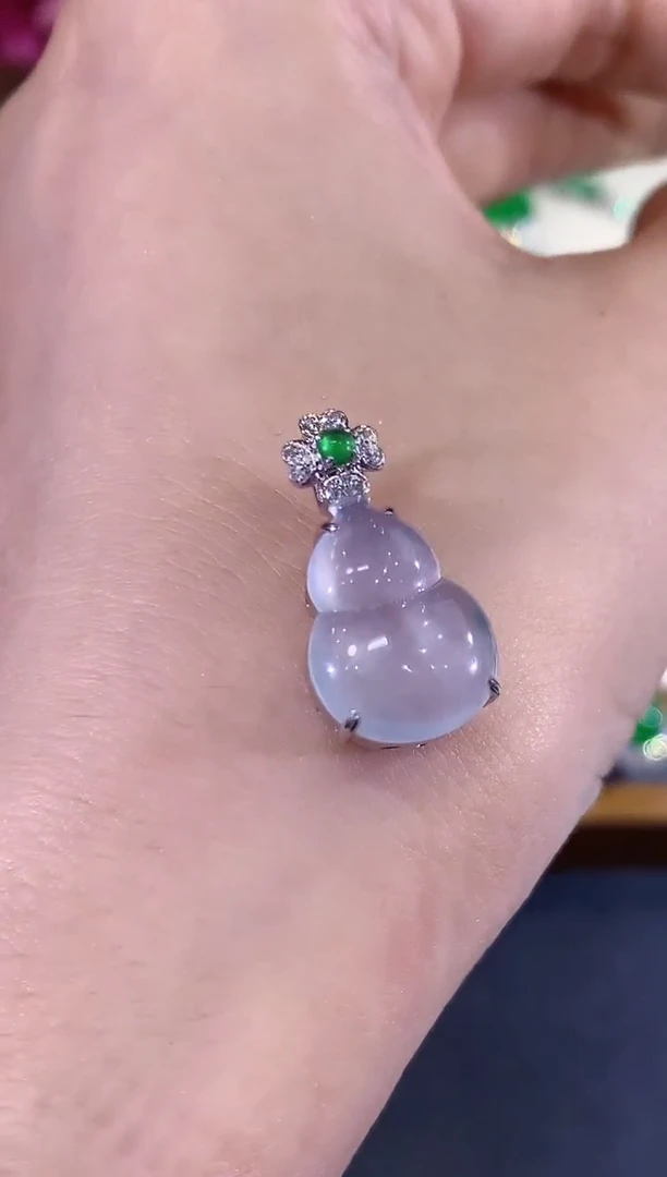 吊坠(不含链)18K金镶嵌翡翠B65