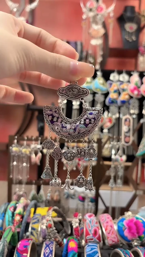 织绣云织谣老绣饰品  60+链子