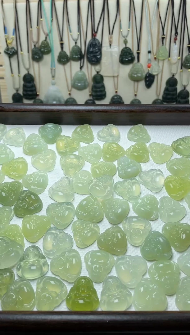 未镶嵌岫玉吊坠(不含链)随机发