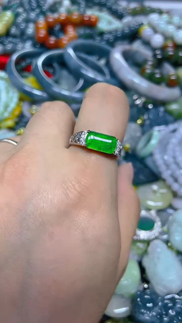 颈饰未镶嵌翡翠/ M /翡翠A货，一件也是批发价