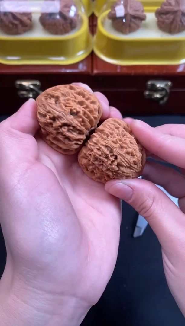 把件文玩核桃南疆石37尺N054