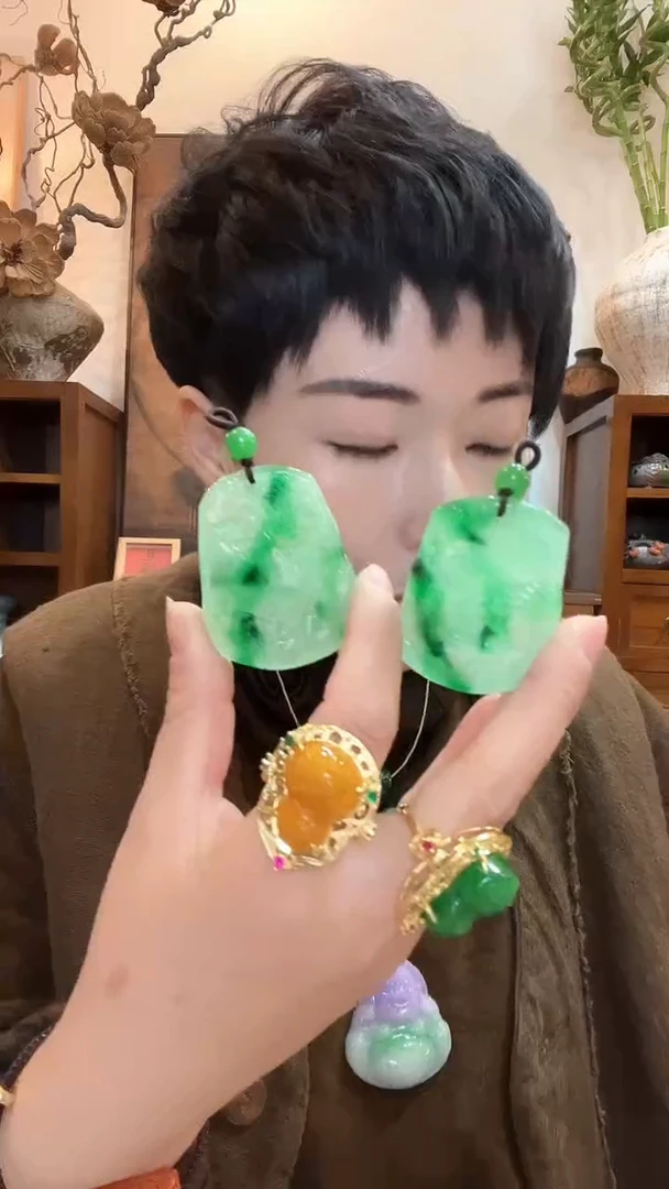 吊坠(赠链)未镶嵌翡翠365