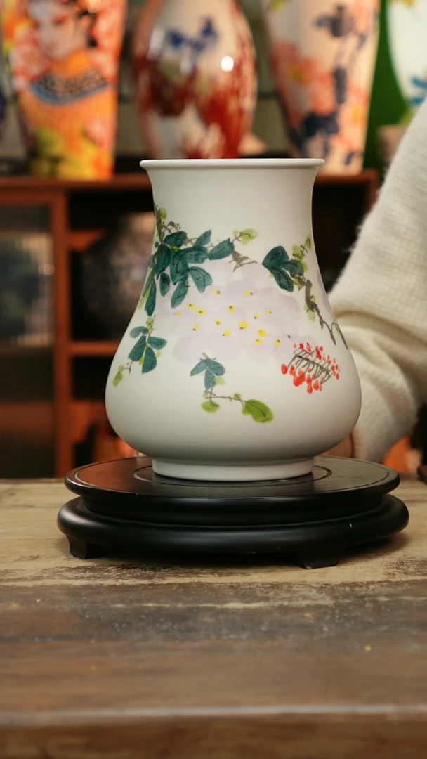 摆件 景德镇纯手工釉下彩精品花瓶*