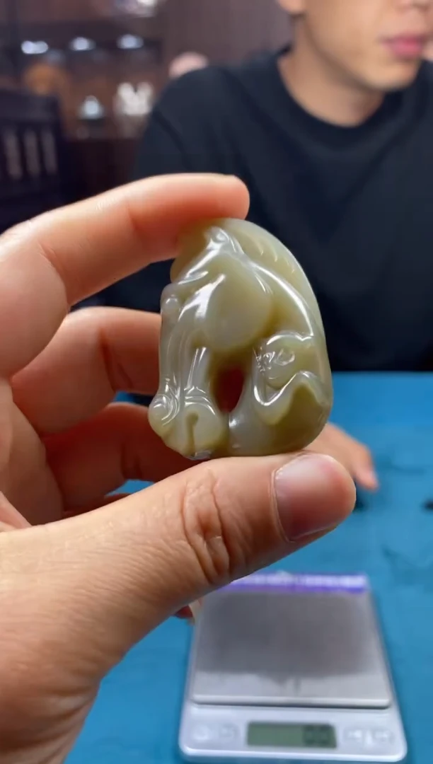 和田玉未镶嵌颈饰1