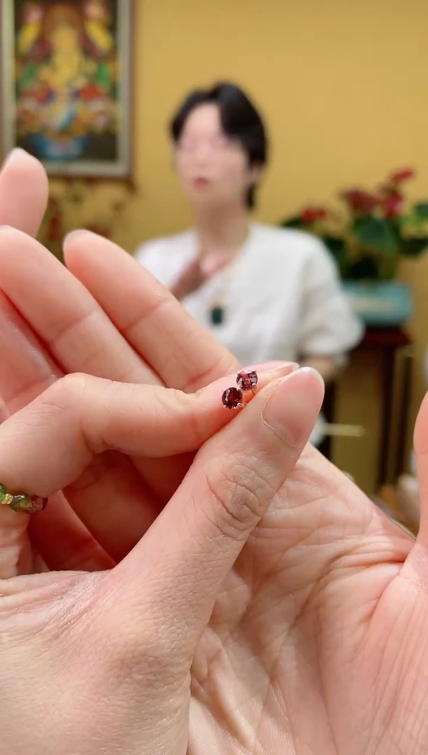 【桃总推荐】18k金红碧玺耳钉@@@MJ50209011