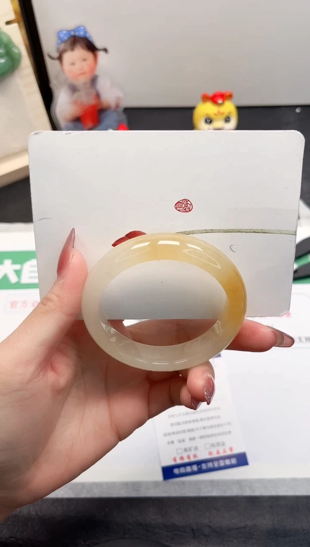 【闪购商品】石英质玉手镯未镶嵌178-55.4