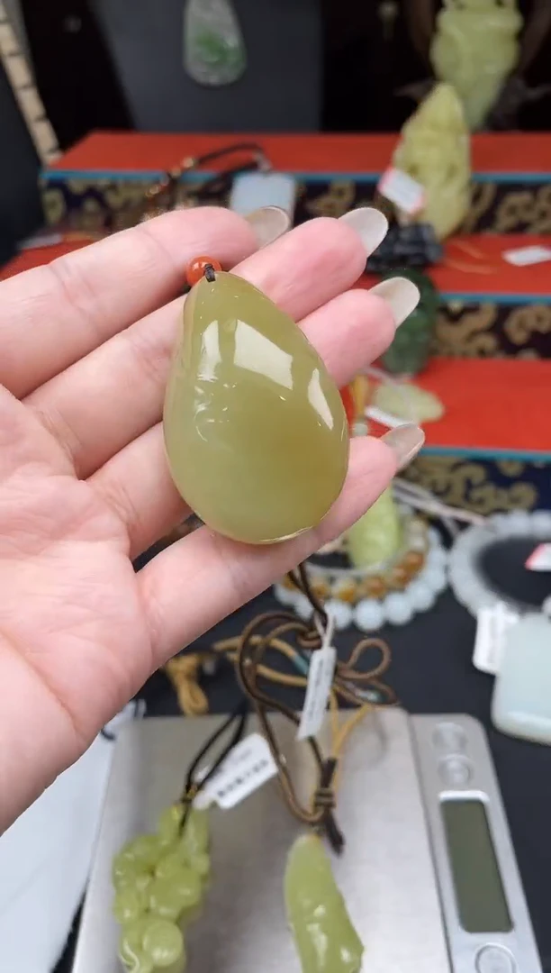 颈饰未镶嵌和田玉吊坠LY37