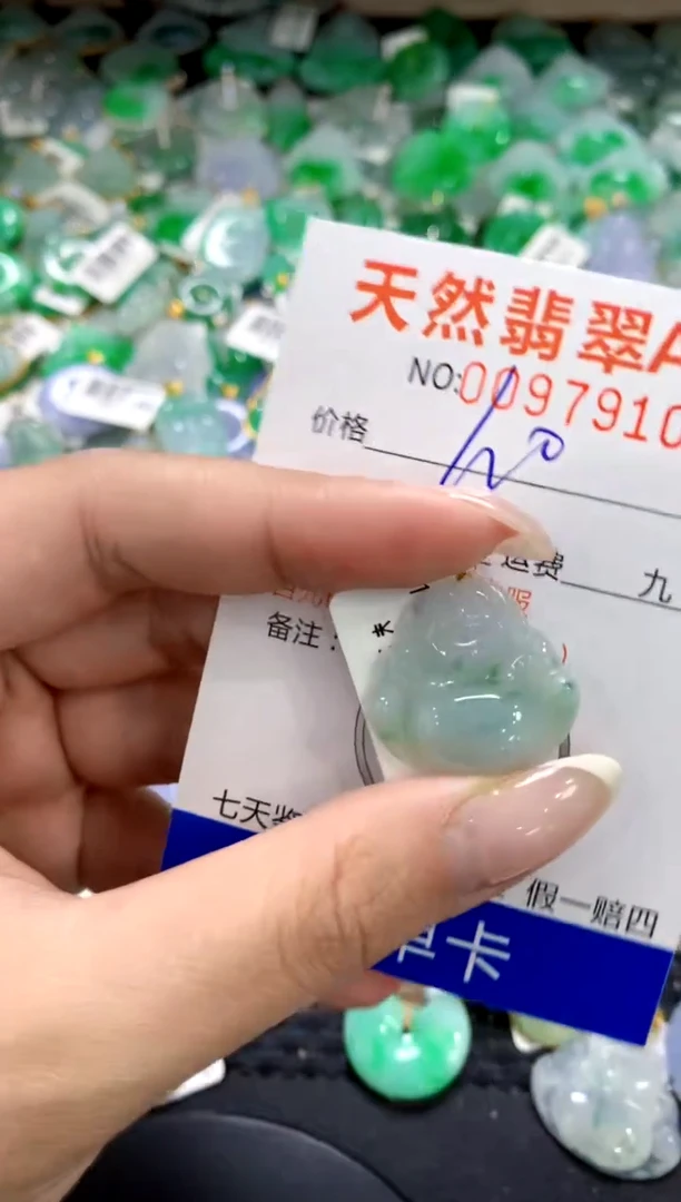 翡翠18K金镶嵌颈饰11111111111111111