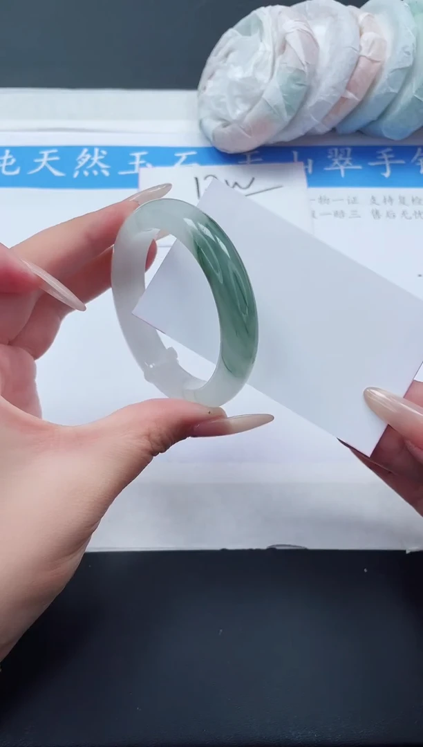 【闪购商品】石英质玉手镯未镶嵌T349-52+