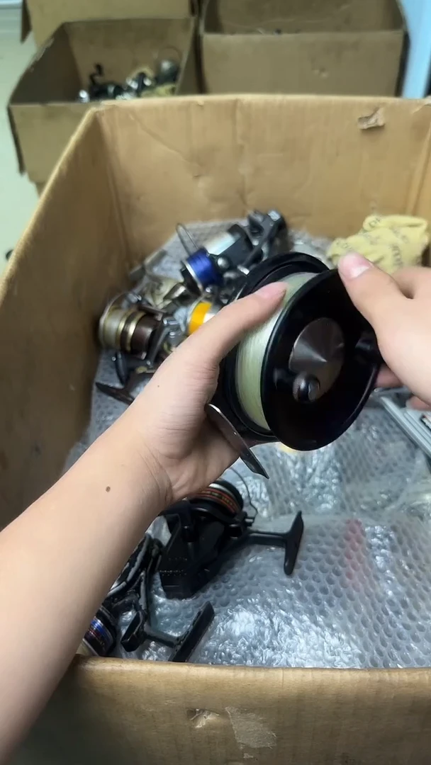一**缘成色直播间都展示过，看清楚了再下单。孤品微瑕钓鱼轮