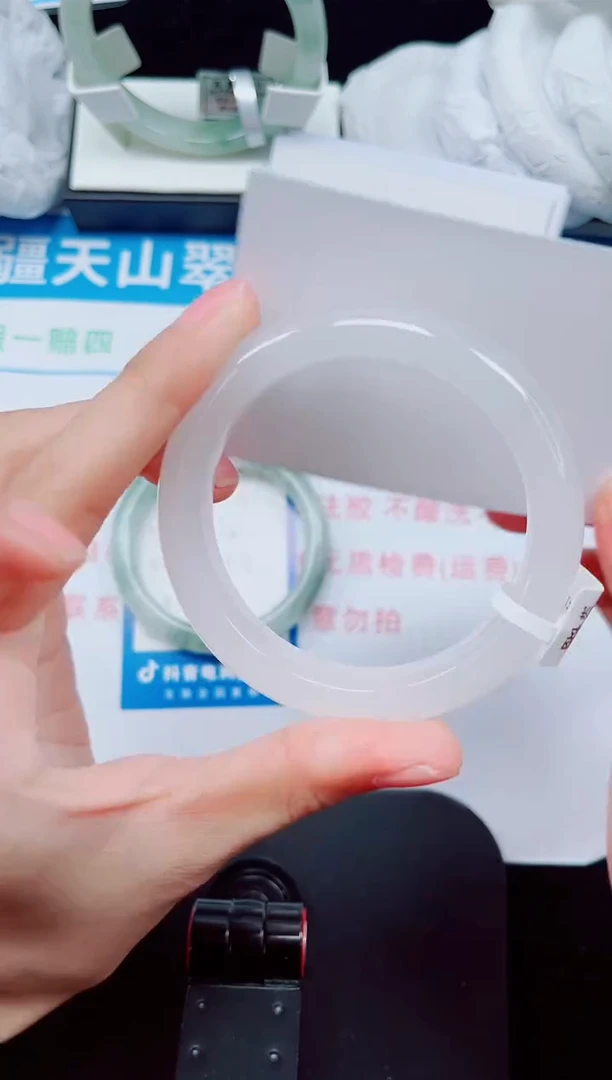 未镶嵌手镯石英质玉154-54/55