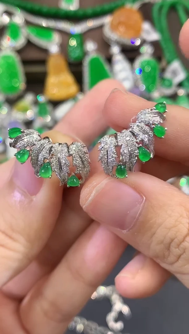 18K金镶嵌翡翠耳饰C129