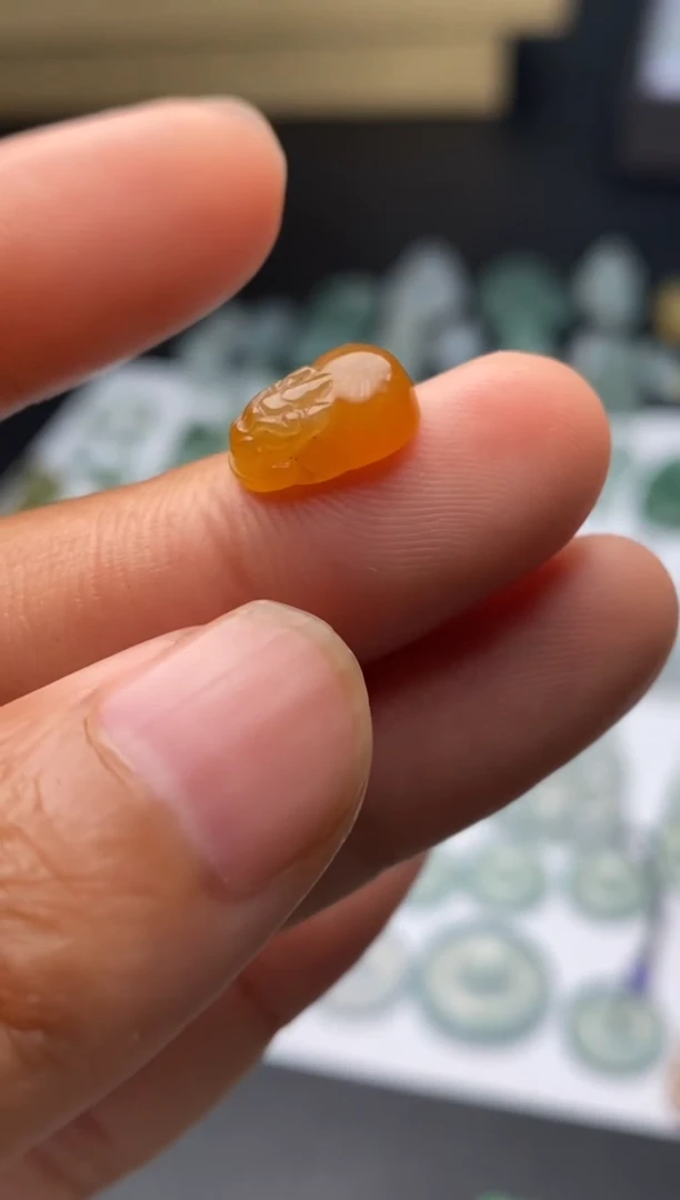 定制翡翠未镶嵌毛货翡翠~