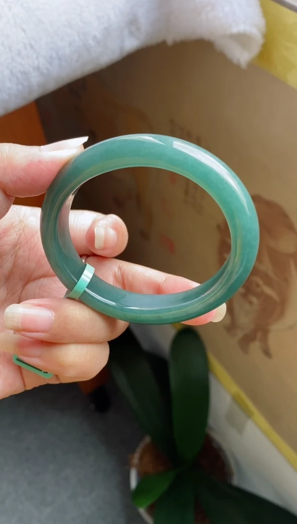 翡翠手镯未镶嵌（缅料）老坑果冻胶无棉深海蓝贵妃2号