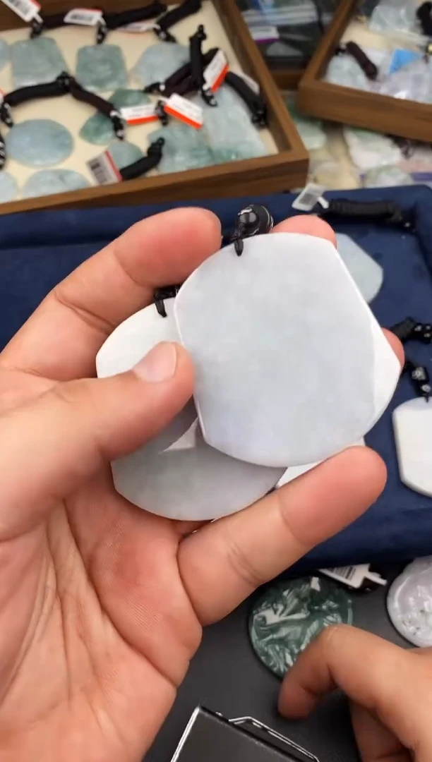 【闪购商品】翡翠颈饰未镶嵌  多样性发其一