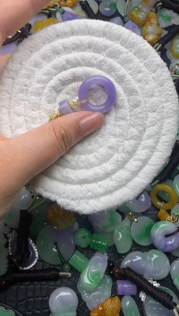 颈饰未镶嵌翡翠缅甸翡翠吊坠