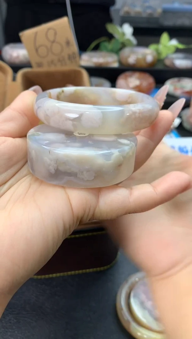 未镶嵌手镯石英质玉（59-60圈口）赠送镯心 无证书