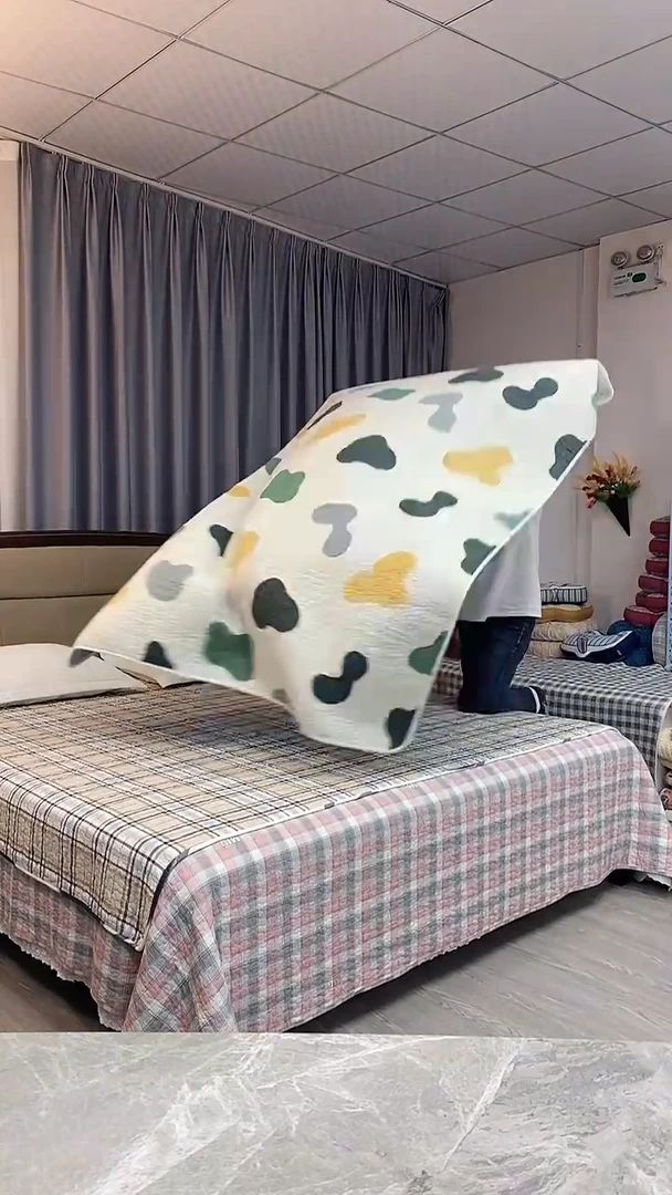 棉1.4*1.6抽象纯棉床盖