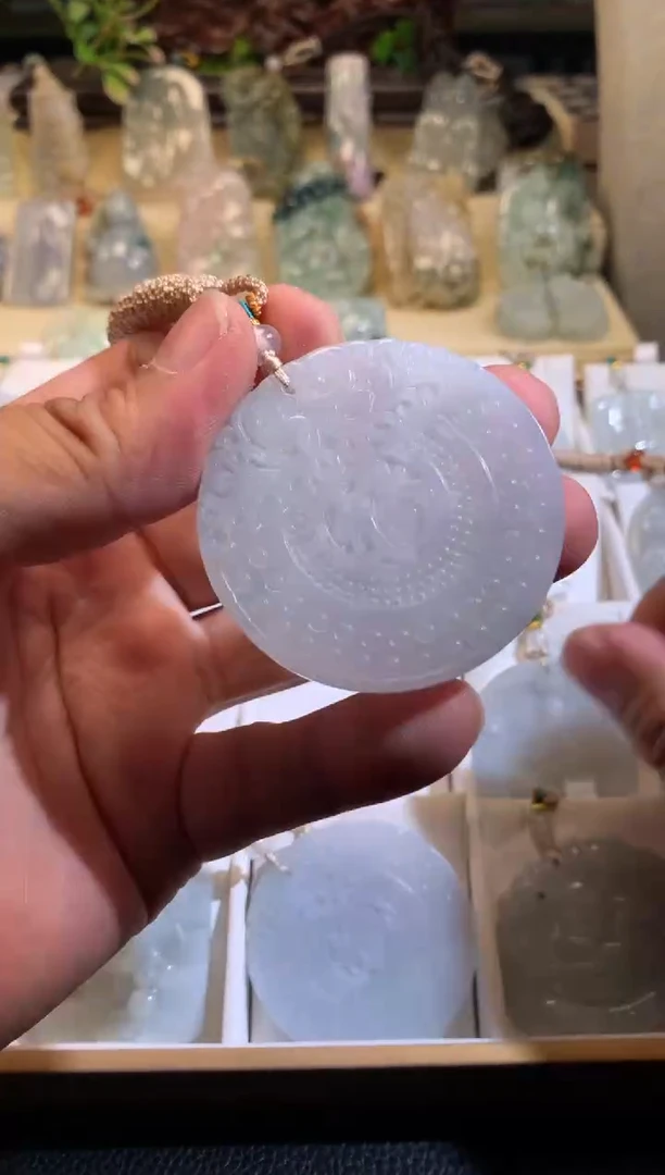 翡翠未镶嵌颈饰6/22/447多样性发其一