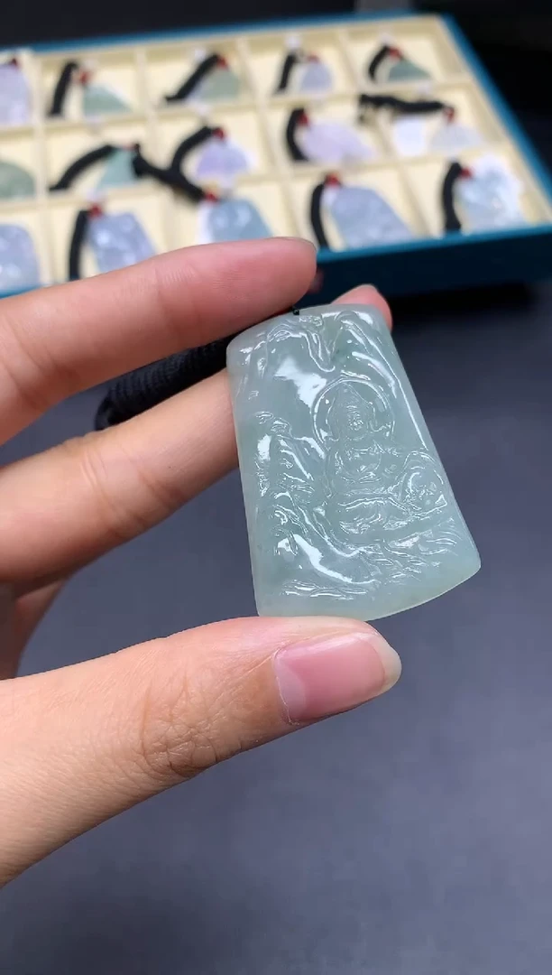 【闪购商品】定制翡翠未镶嵌山水观音【无服务费】