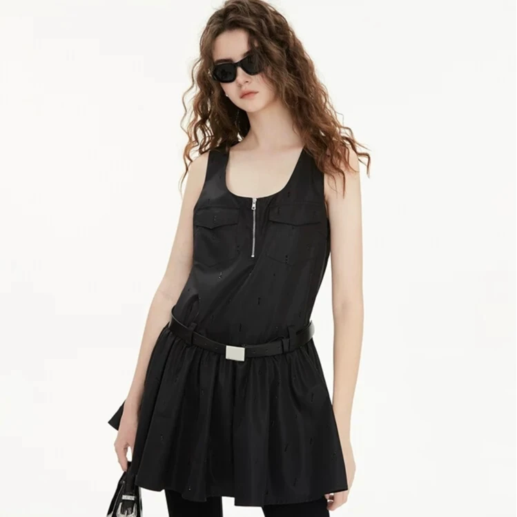 黑色连衣裙2025春夏新款时髦U型领口袋拉链重工烫钻无袖背心裙子