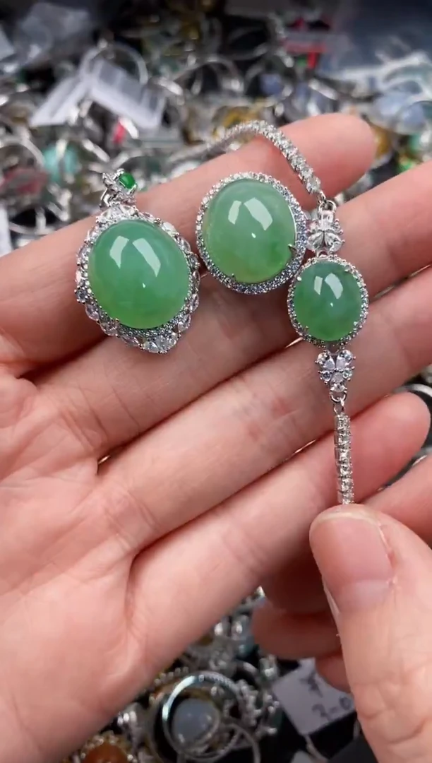 银S925镶嵌戒指翡翠777       6