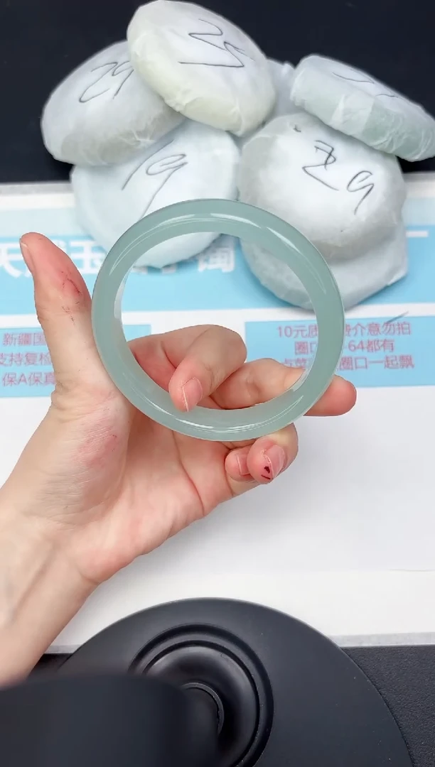 未镶嵌手镯石英质玉31-6162