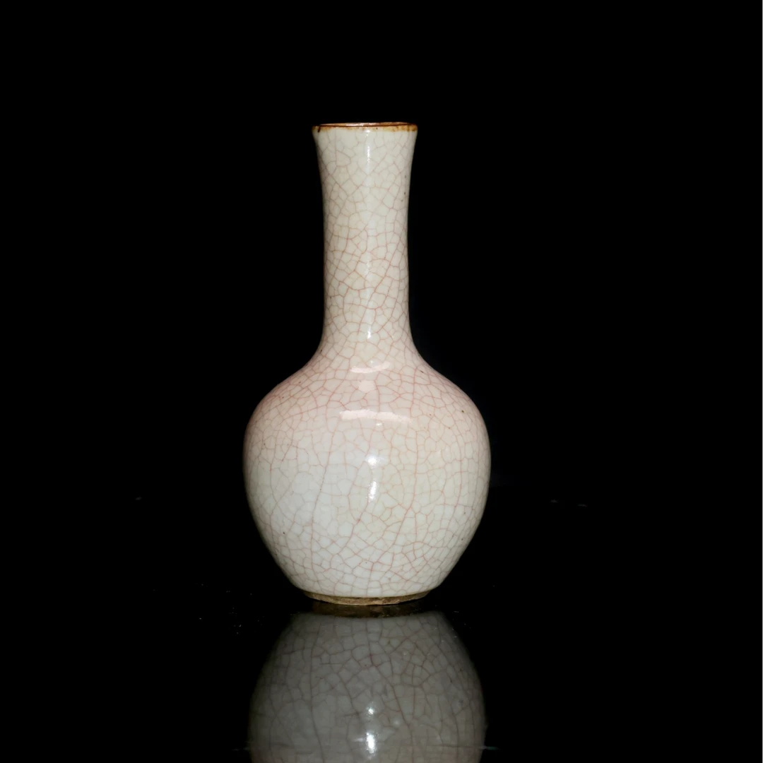 41:清中期哥釉小胆瓶