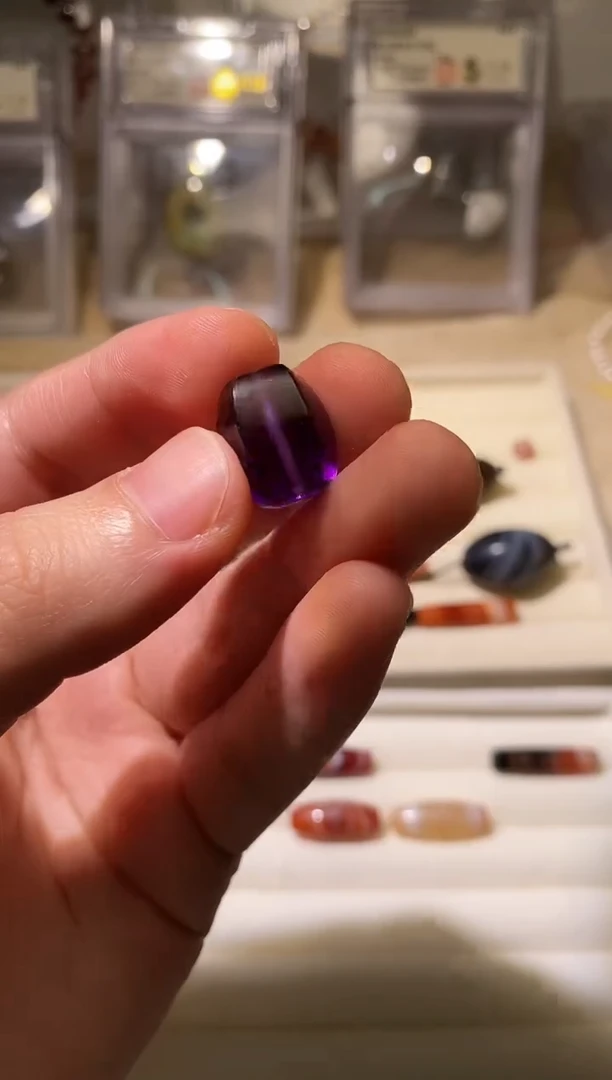 未镶嵌玛瑙/玉髓珠宝奇石西亚 多棱 紫水 15.2x13.3