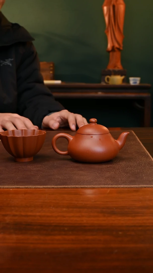 【闪购商品】紫砂茶壶梨形150cc朱砂