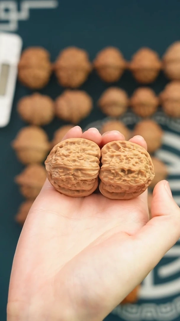 吊坠文玩核桃也****0三角白37全