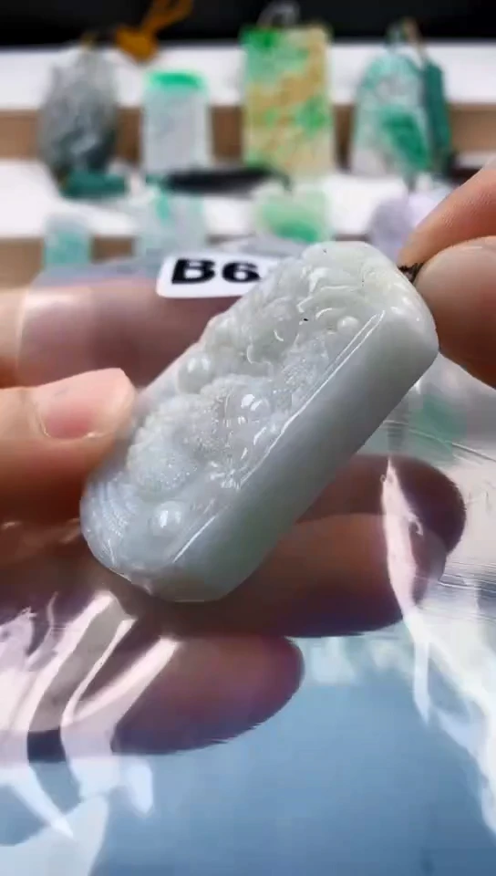 翡翠未镶嵌颈饰天然翡翠吊坠挂件