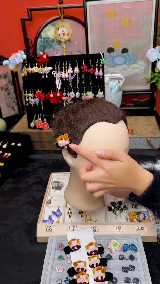 刺绣J****n非遗苏绣手工饰品